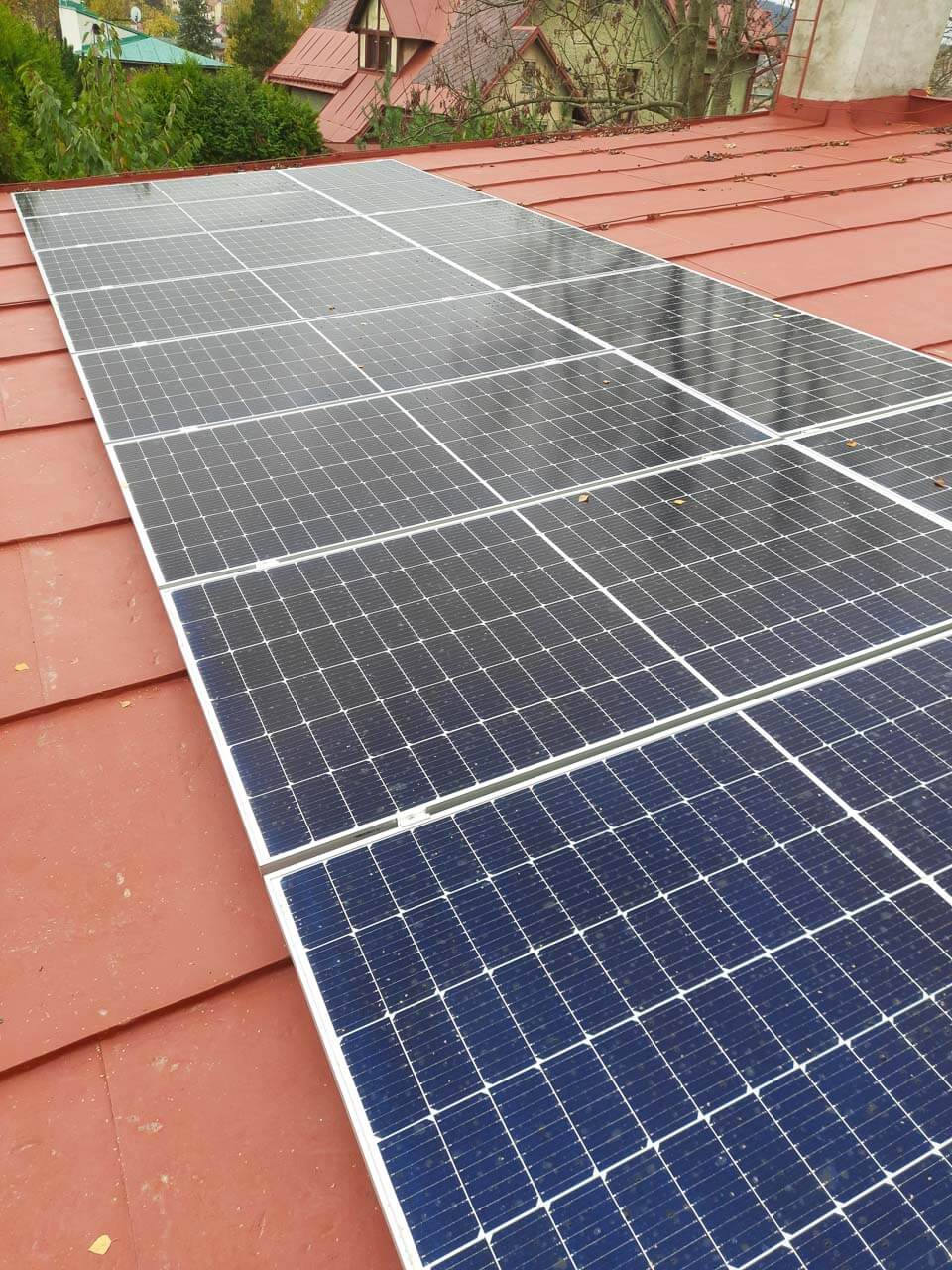 Instalace na sedlové střeše s taškou